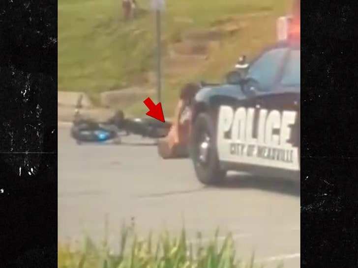 police_beat_man_head_punch