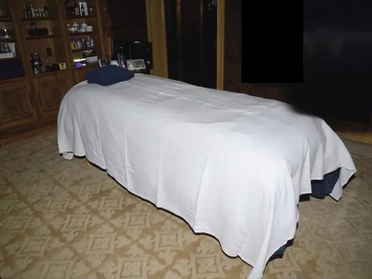 jeffrey epstein massage table in NYC home SDNY 1