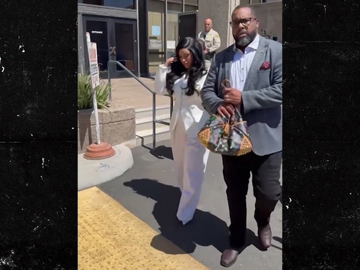 082825-cardi-b-court