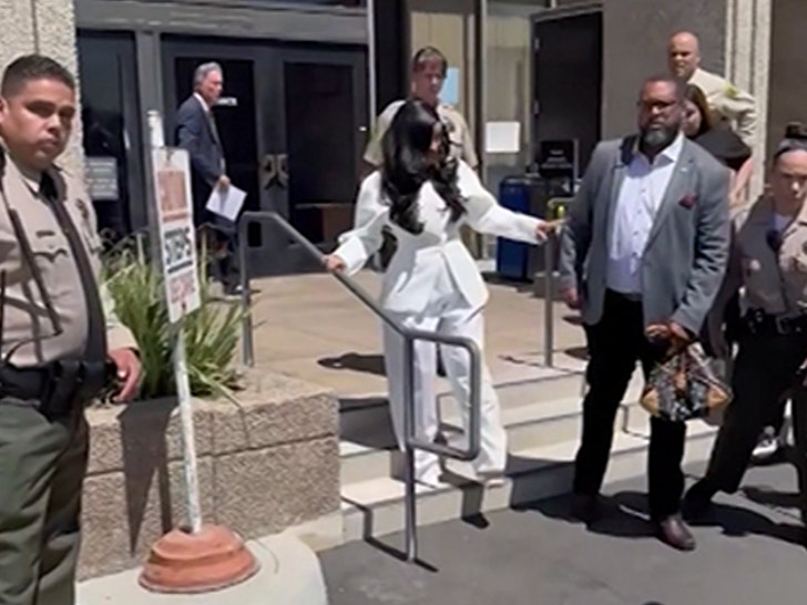 082825-cardi-b-stairs-v2