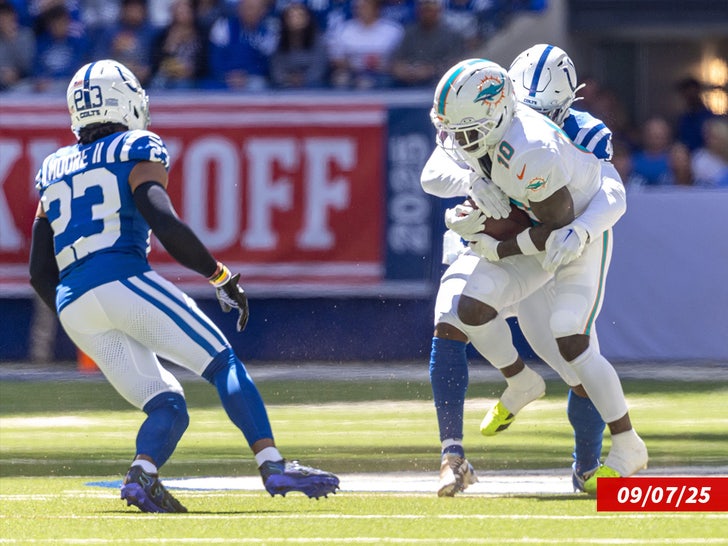 tyreek hill colts sub shutterstock swipe