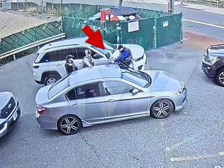 120325_karoline_leavitt_family_ice_arrest_car