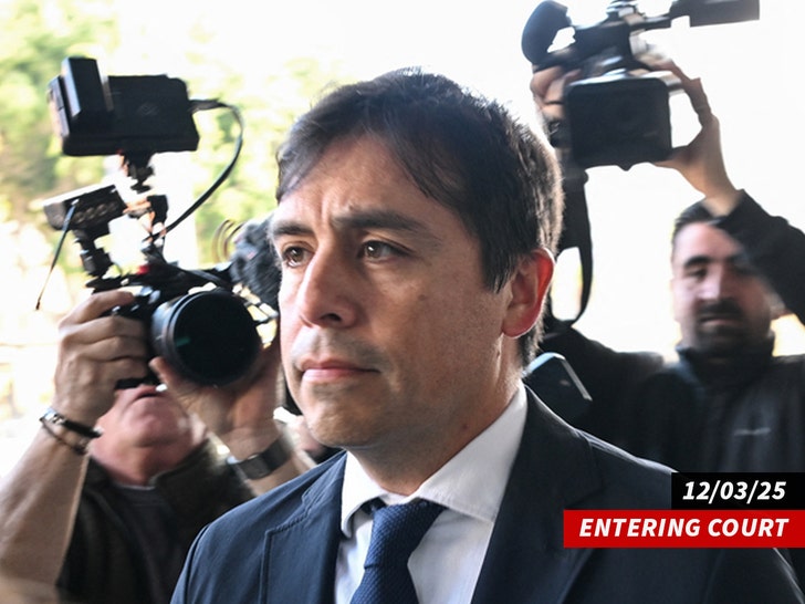 Dr. Plasencia and Matthew Perrys parents entering court today getty 2