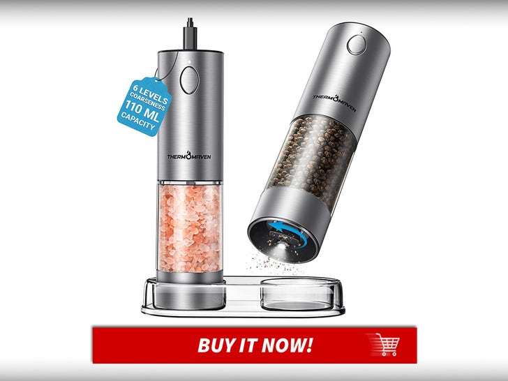 Eletric-Salt-And-Pepper-Grinder-Set-Gift-Guide-For-The-Cook-In-Your-Family-MAIN