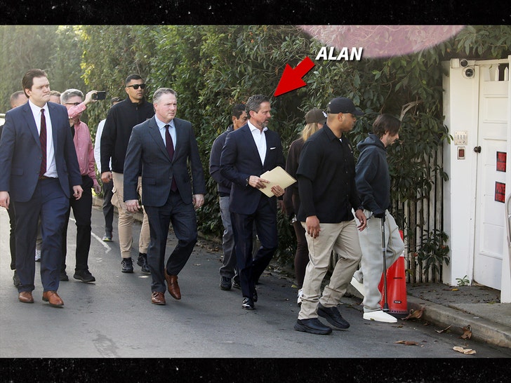 Alan Jackson arriving at Reiner home the image direct 2